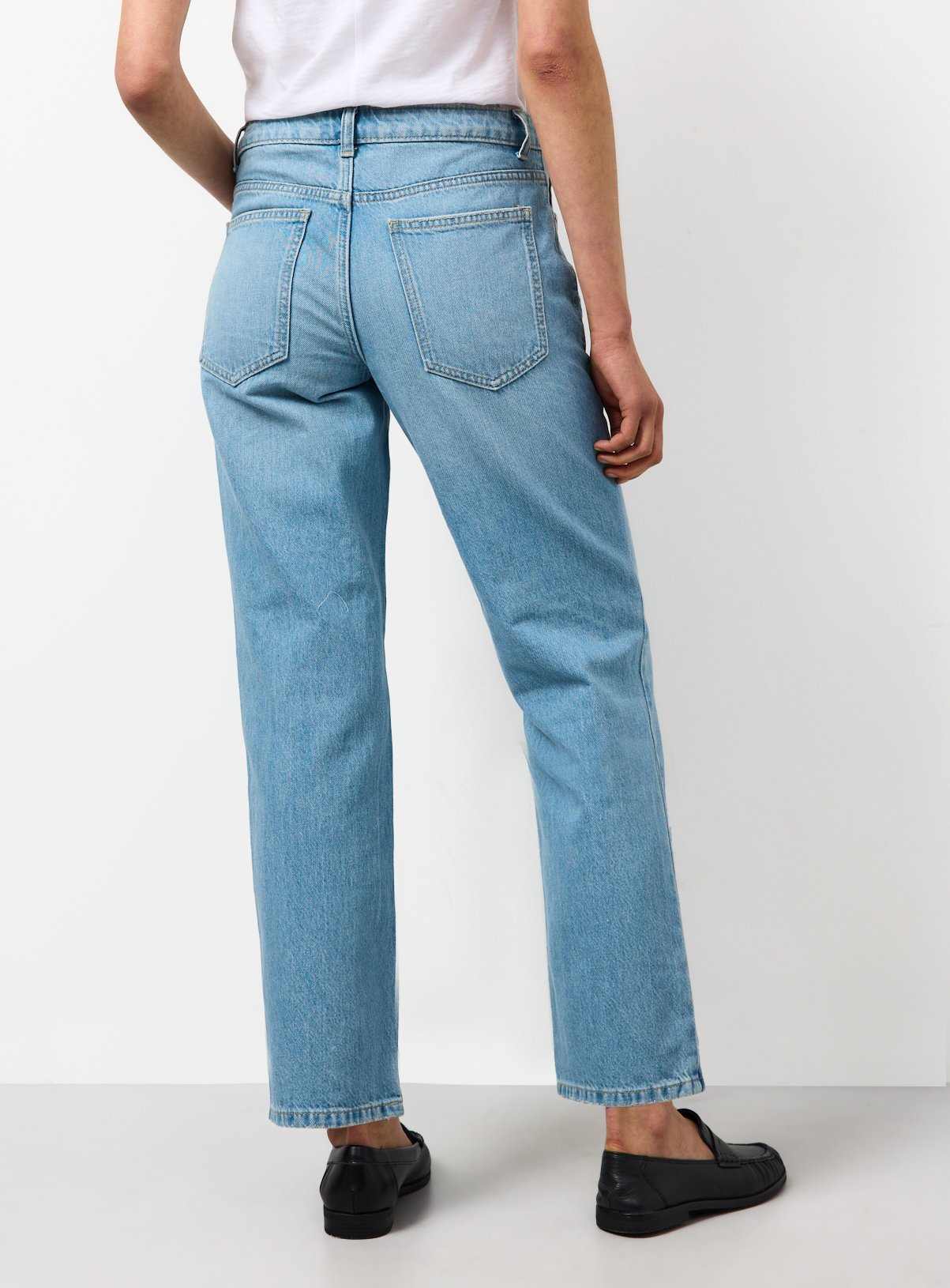 Light Denim Relaxed Straight Leg Ankle Grazer Jeans 18L - Image 4 thumbnail
